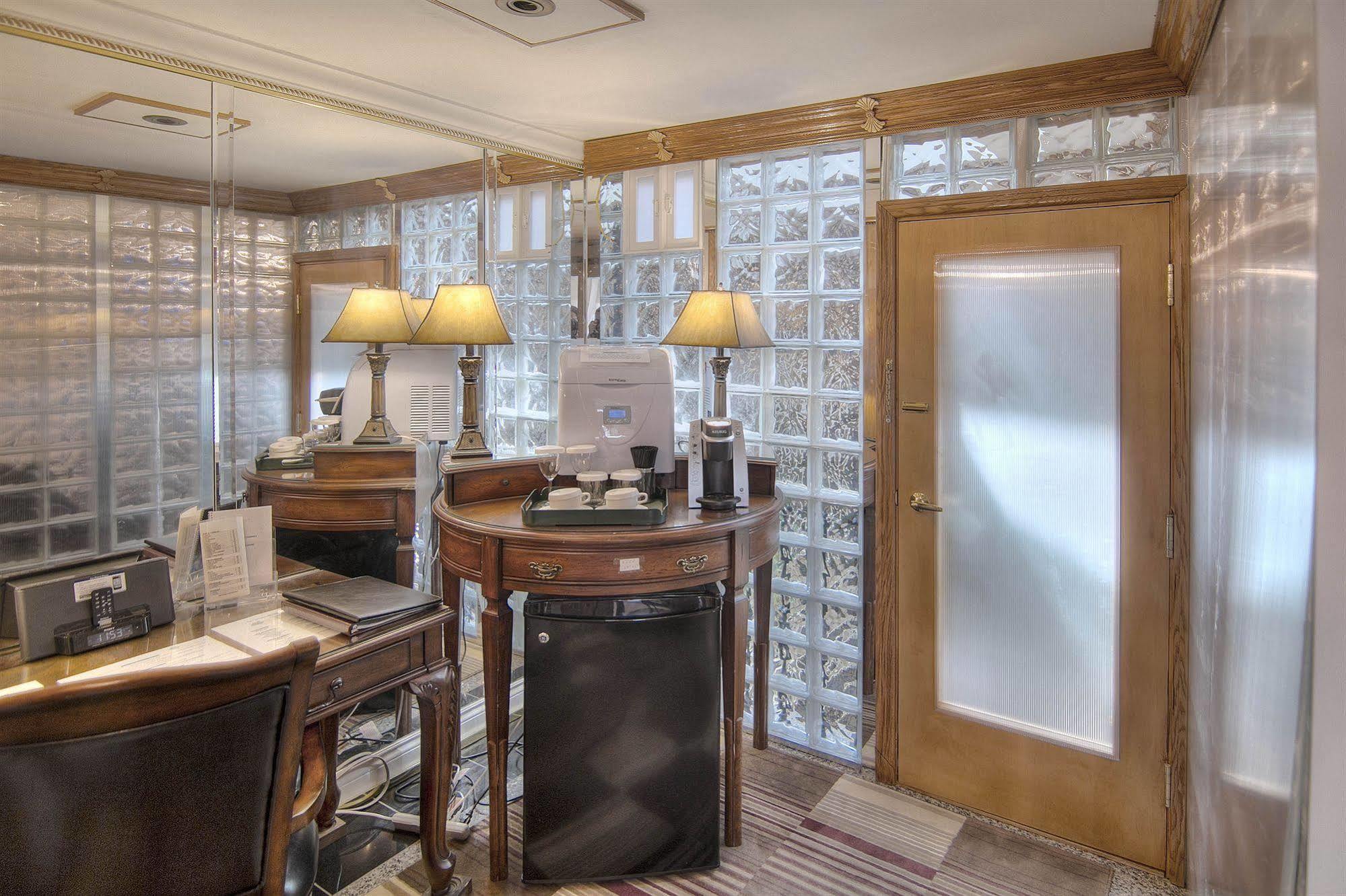 Chateau Saint-Marc Montreal Luaran gambar