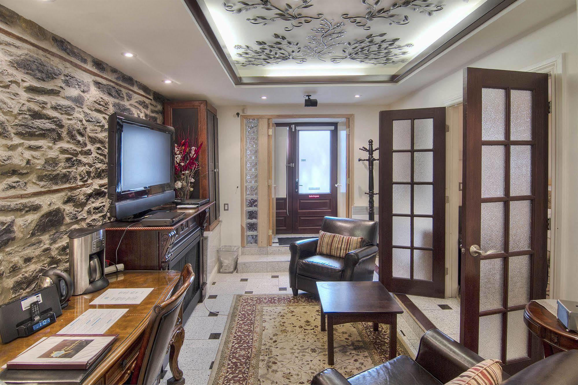 Chateau Saint-Marc Montreal Luaran gambar
