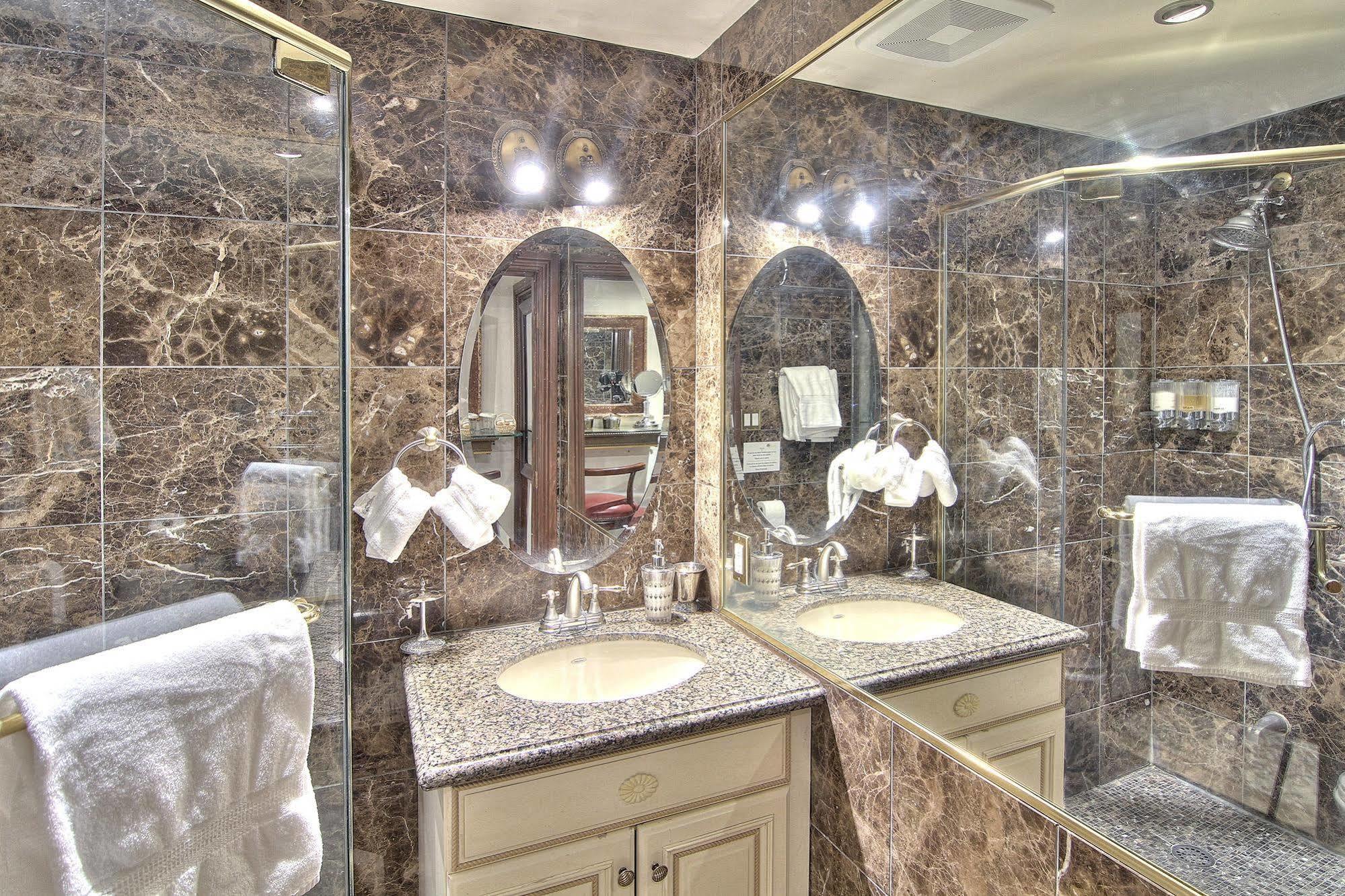 Chateau Saint-Marc Montreal Luaran gambar